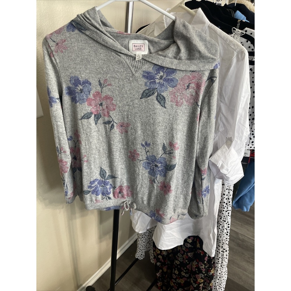 Bailey Lane Floral Crop Sweater Grey